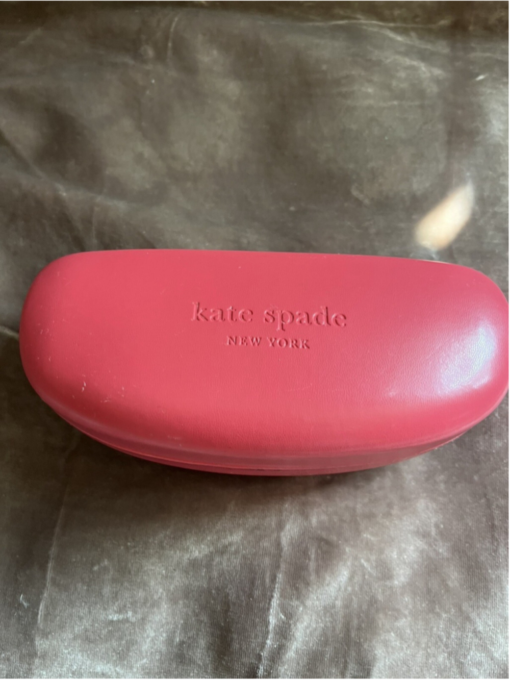KATE SPADE NEW YORK DARK PINK HARD CLAMSHELL GLASS CASE SO PRETTY